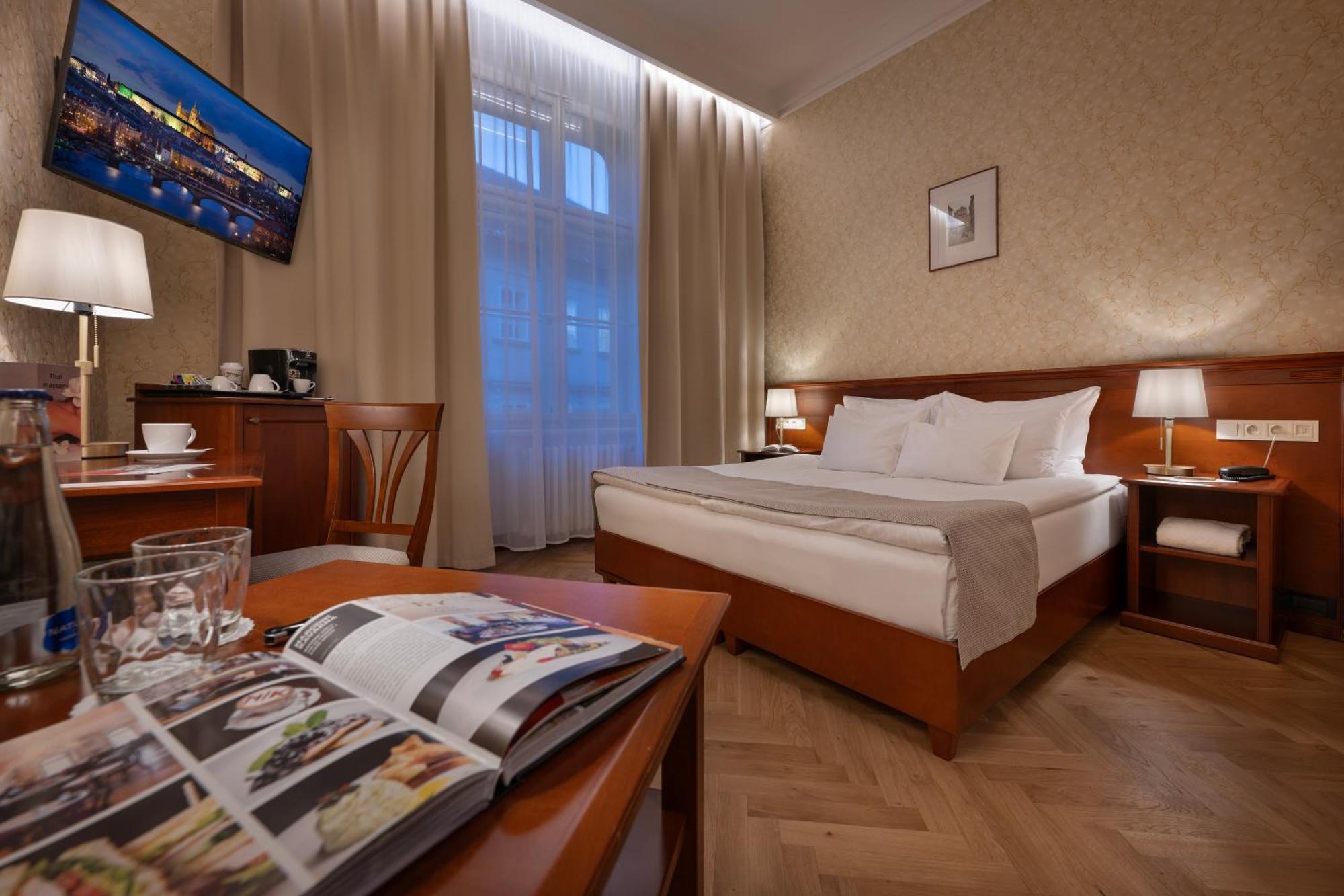 Rott Hotel